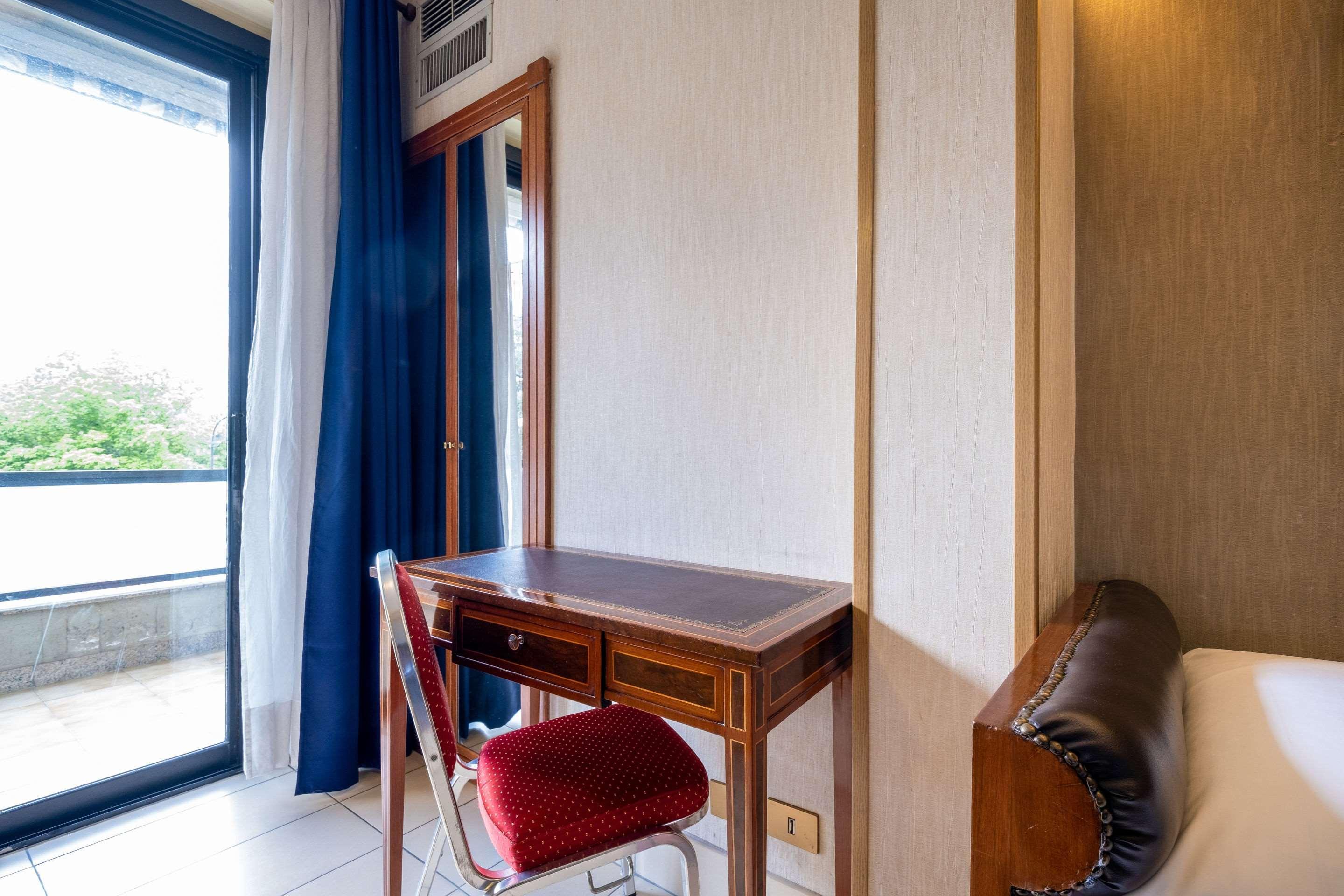 Quality Hotel Rouge Et Noir Rome Exterior photo